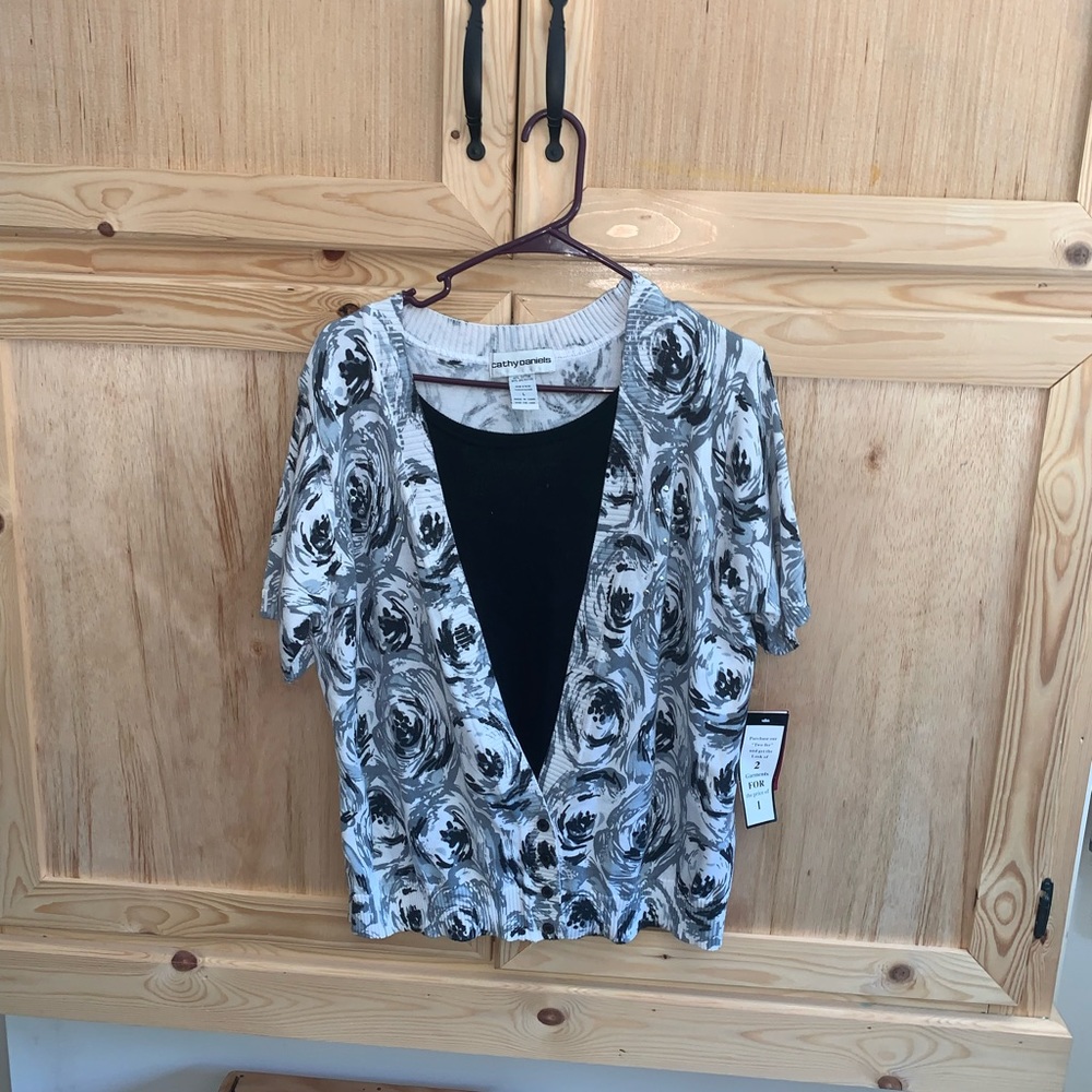 Cathy Daniels 2in1 floral sweater style shirt size L